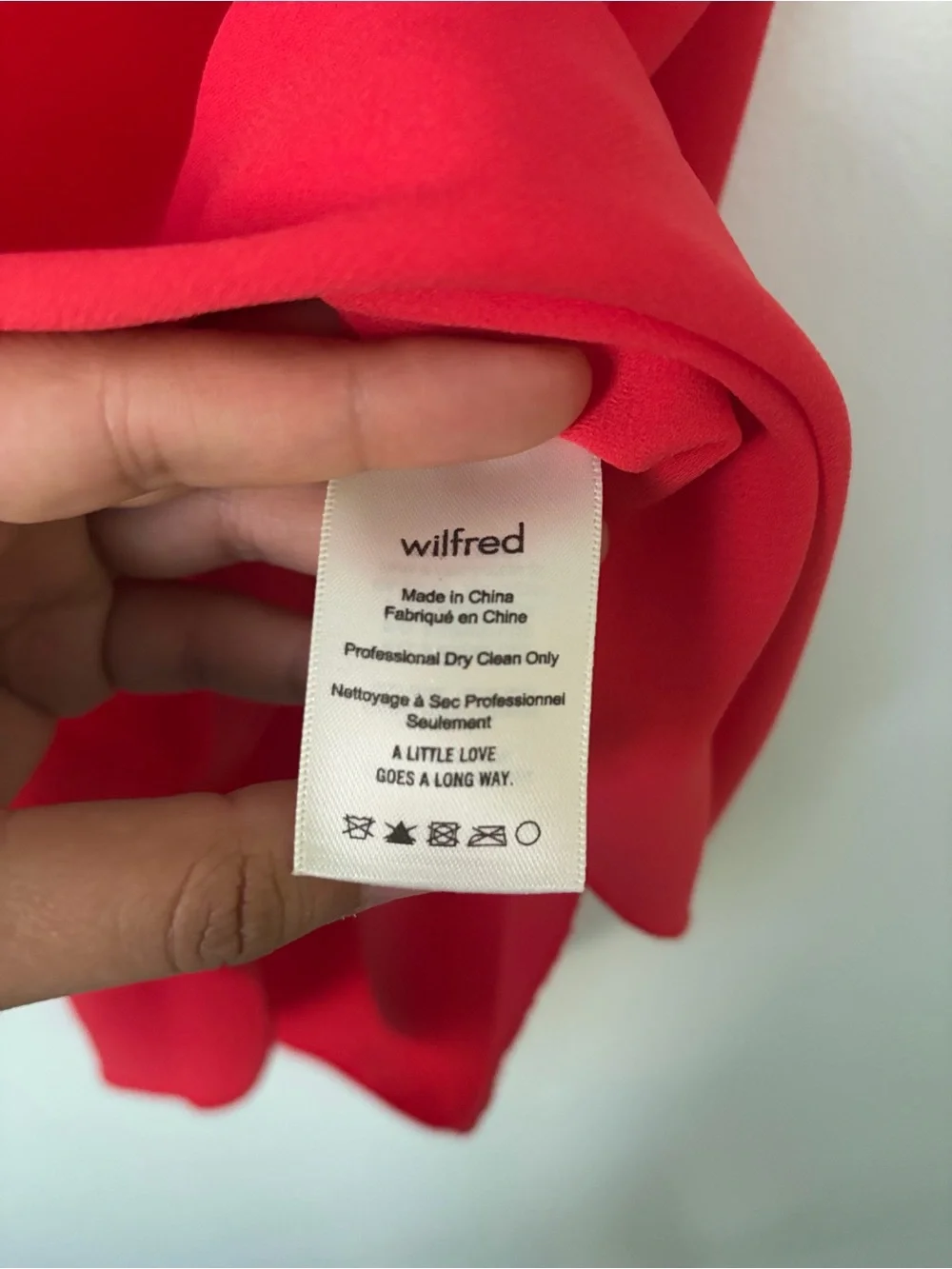 Aritzia Wilfred Sevres Red
Sleeveless Blouse High Low Top
Women's Size Small - Picture 6 of 6